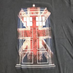 Doctor Who (Ripple Junction) Union Jack Flag Phone Booth Short Sleeve Tee Size M